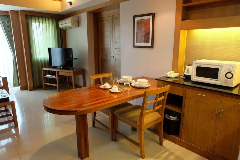 Hotel Green Mansion & Service Apartment