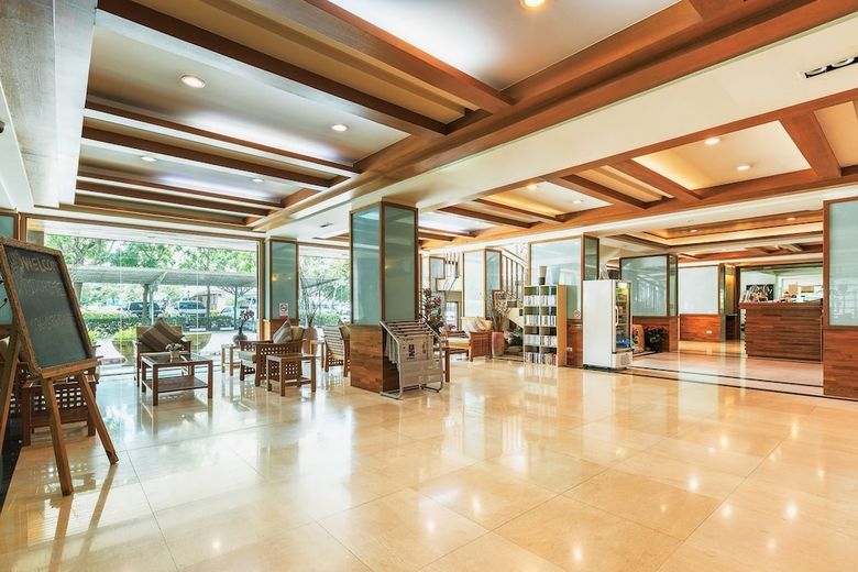 Hotel Green Mansion & Service Apartment