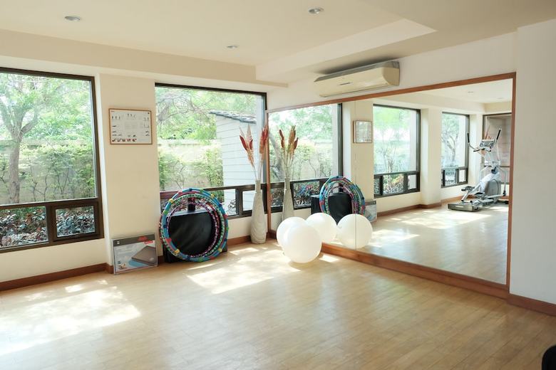 Hotel Green Mansion & Service Apartment