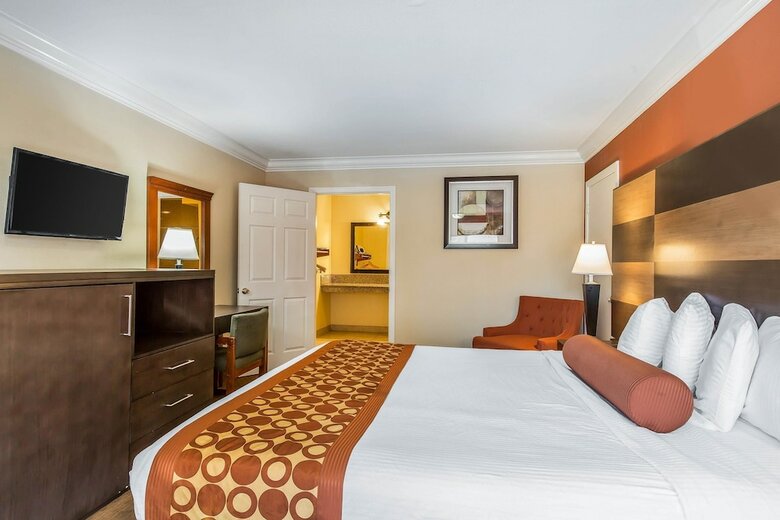 Hotel Rodeway Inn & Suites Canyon Lake I-15