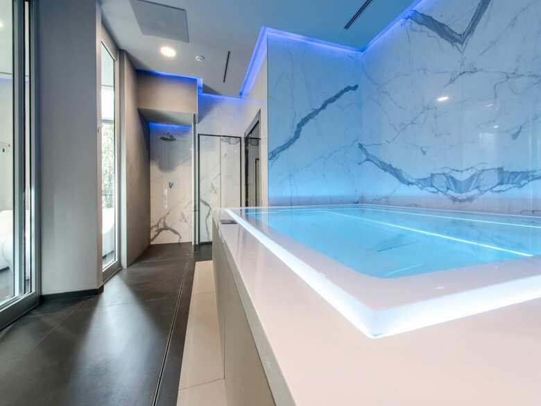 Hotel Ramada Encore By Wyndham Bologna