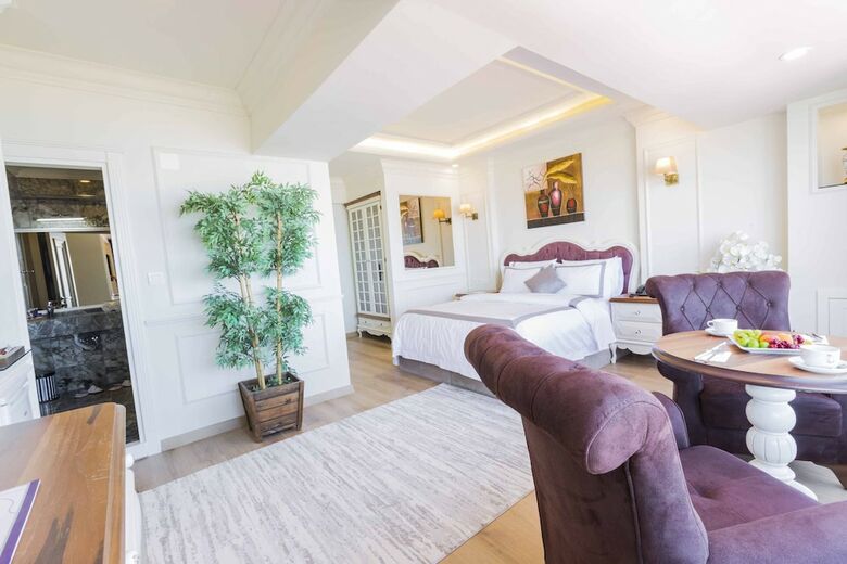 Andalouse Elegante Suite Hotel