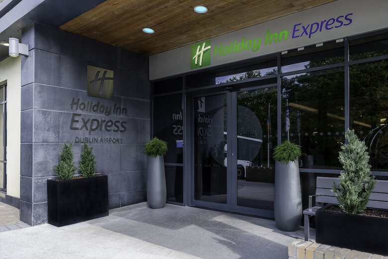 Holiday Inn Express Hotel Dublin Airport