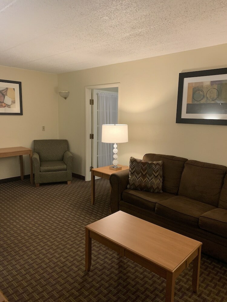 Hotel Ramada By Wyndham Marquette