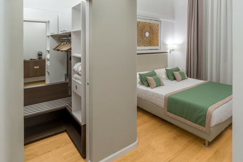 Hotel Les Diamants Spanish Steps Suite