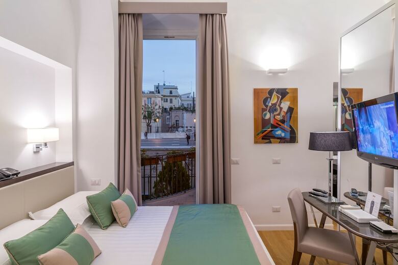 Hotel Les Diamants Spanish Steps Suite
