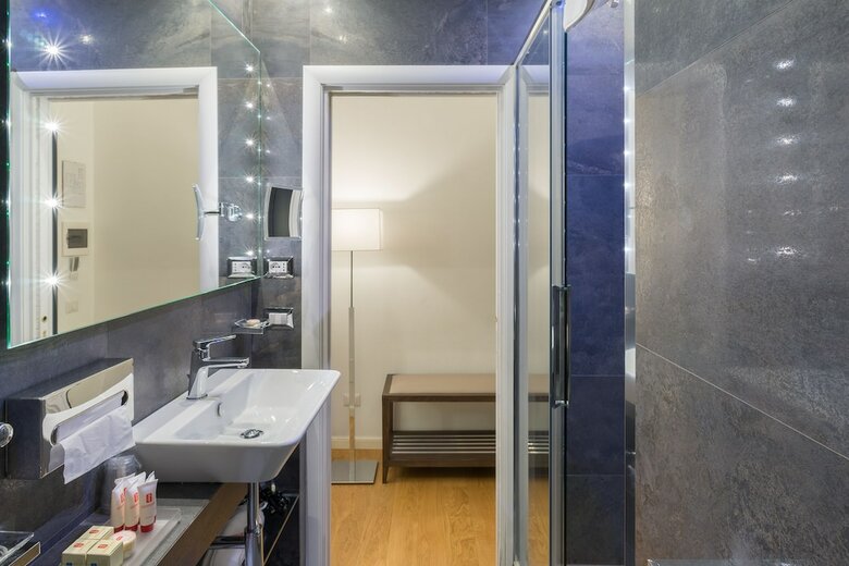 Hotel Les Diamants Spanish Steps Suite