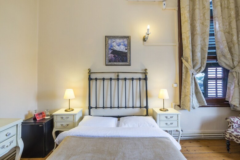 Anastasia Meziki Hotel