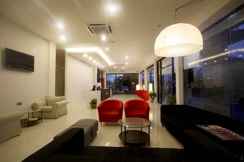Place2stay Business Hotel - Waterfront