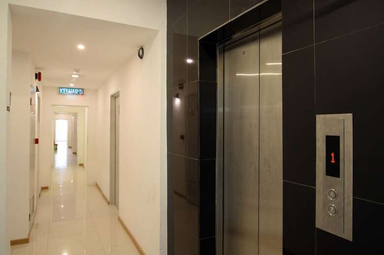 Place2stay Business Hotel - Waterfront