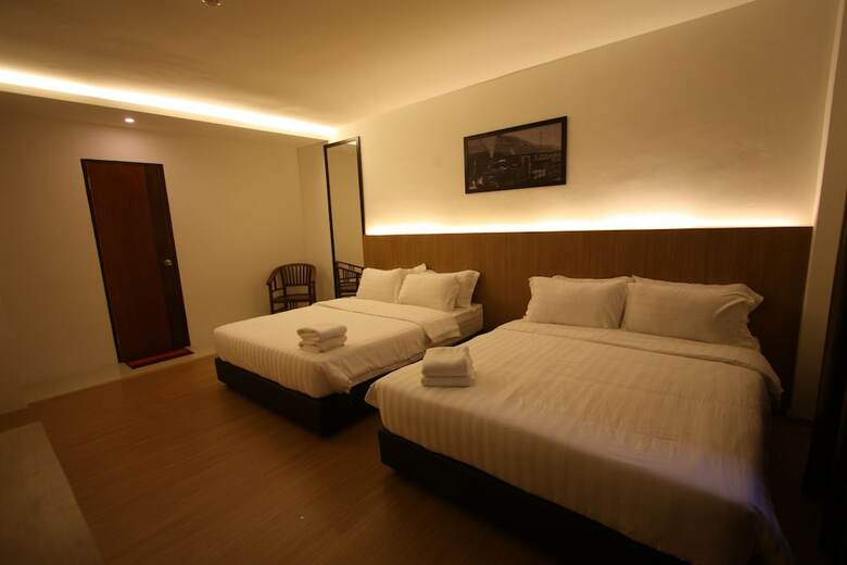 Place2stay Business Hotel - Waterfront