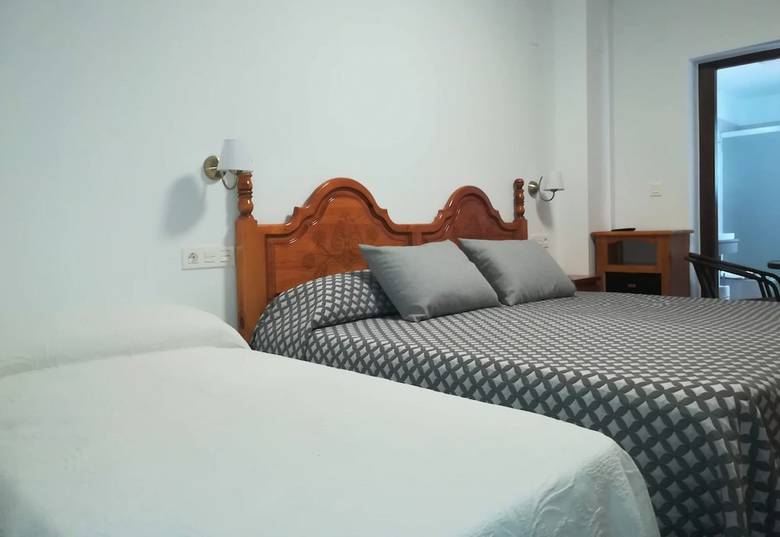 Hostal Y Apartamento Rural Los Naranjos