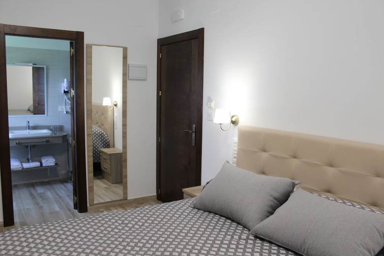 Hostal Y Apartamento Rural Los Naranjos