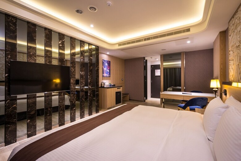 Moving Star Hotel