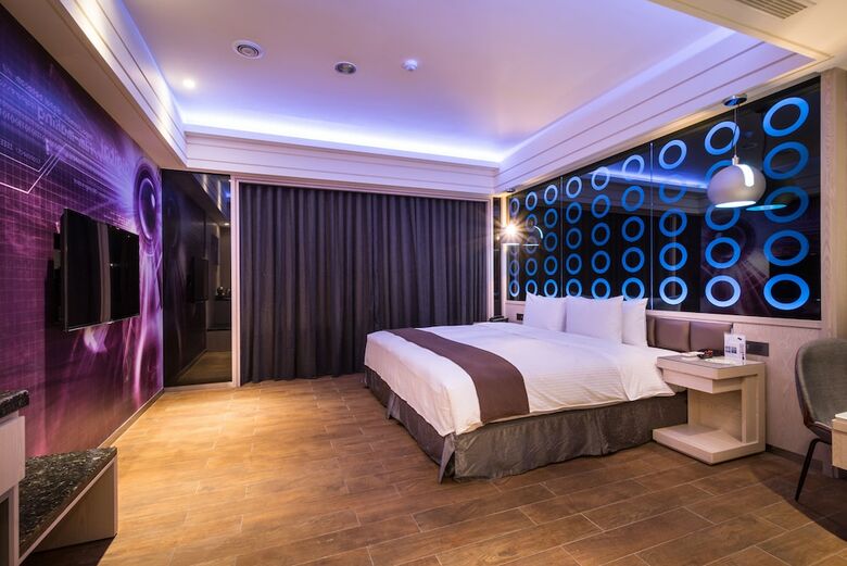 Moving Star Hotel