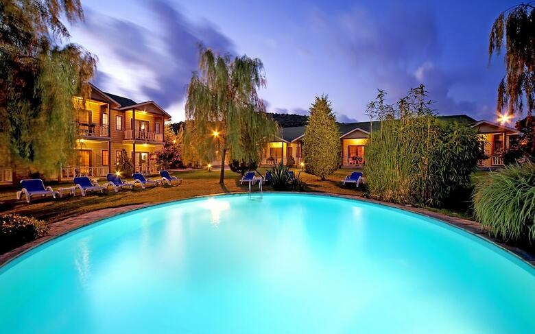 Hotel Village Park Resort And Spa Otel