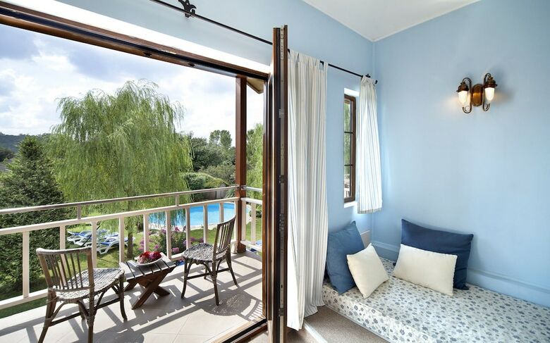Hotel Village Park Resort And Spa Otel
