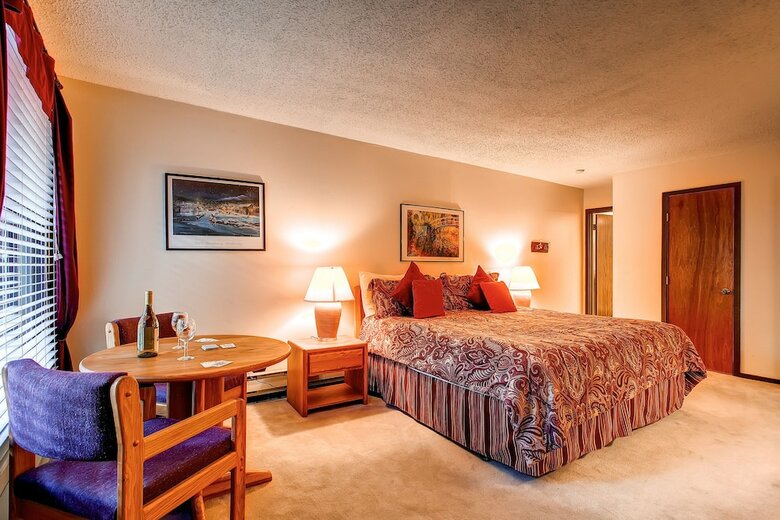 Tannenbaum Condominiums By Ski Country Resorts