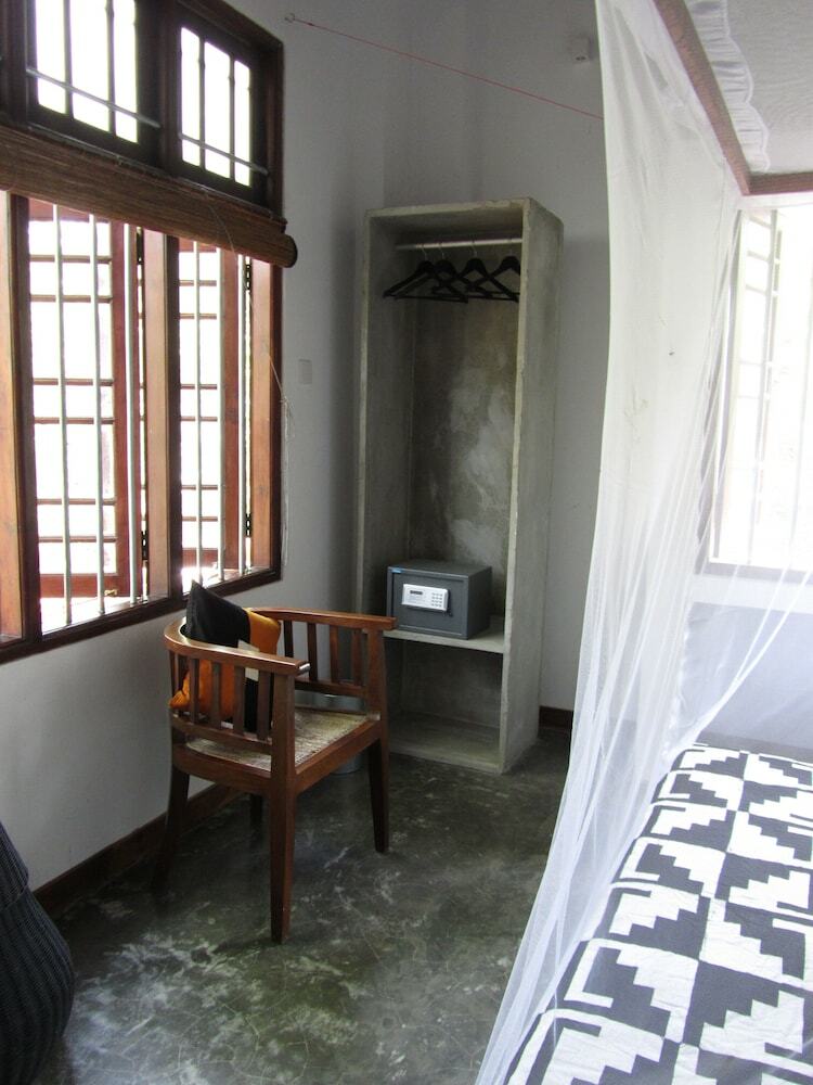 Hotel Isana Beach House