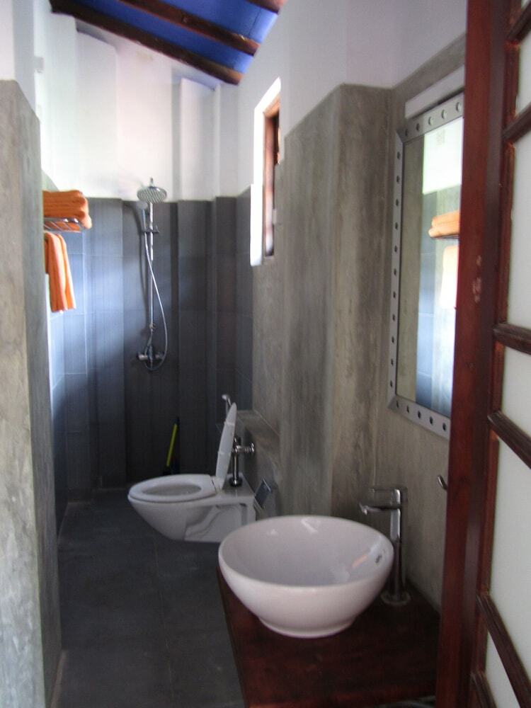 Hotel Isana Beach House