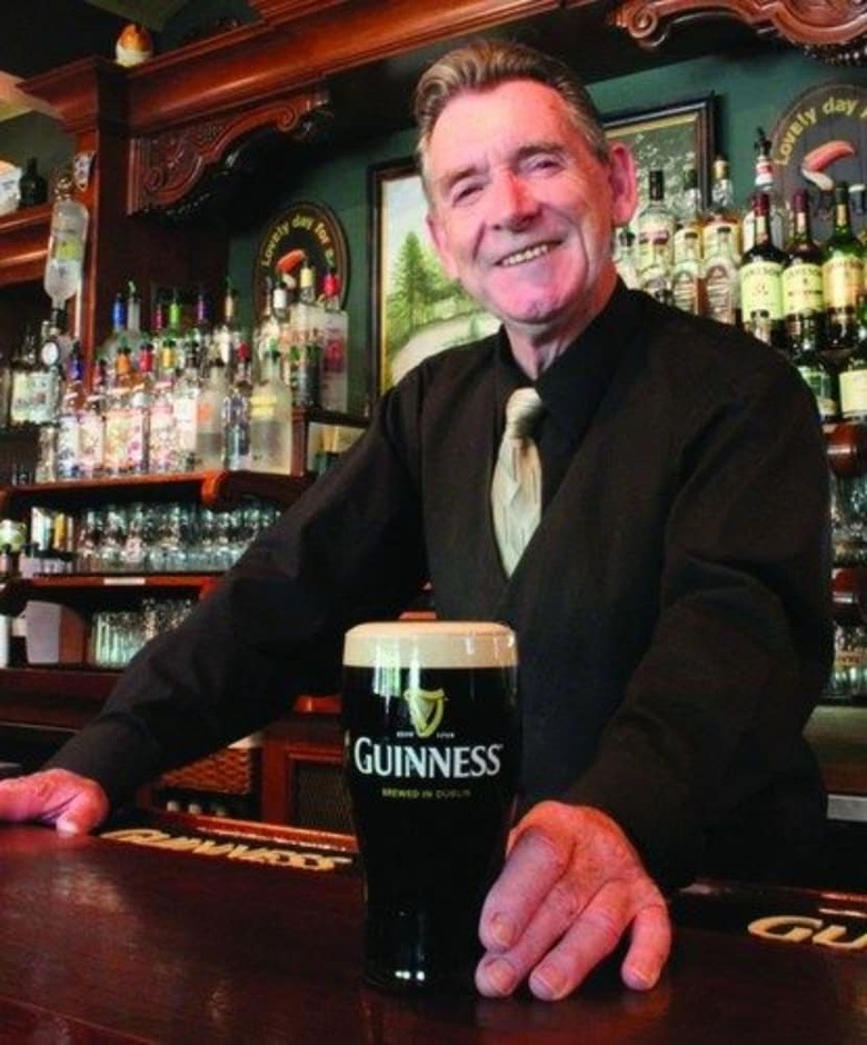 County Clare Irish Hotel & Pub