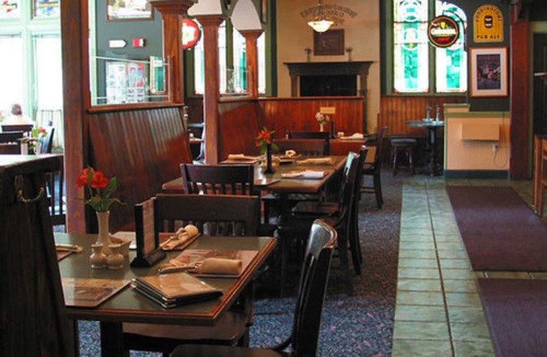 County Clare Irish Hotel & Pub