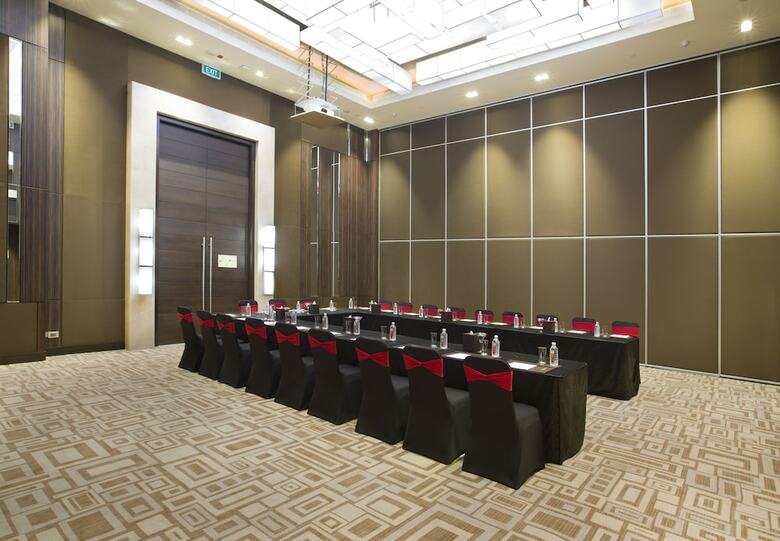 Hotel Holiday Inn Chennai Omr It Expressway
