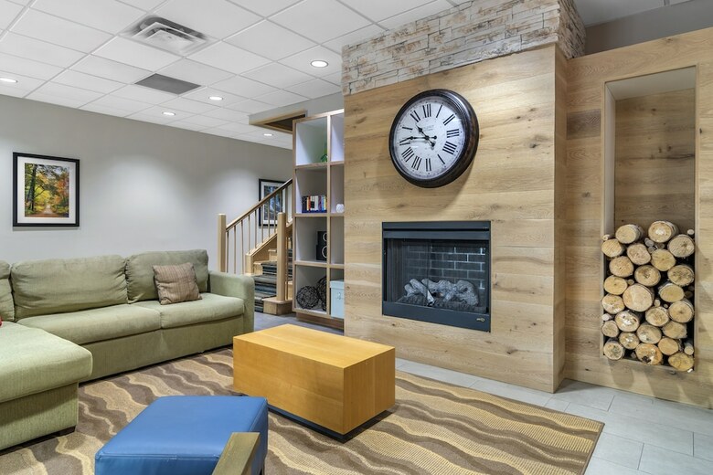 Hotel Comfort Inn & Suites