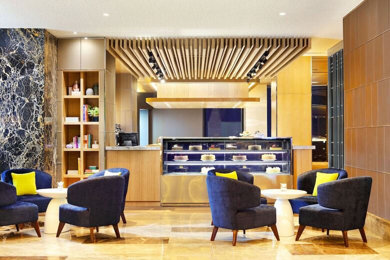 Hotel Four Points By Sheraton Surabaya