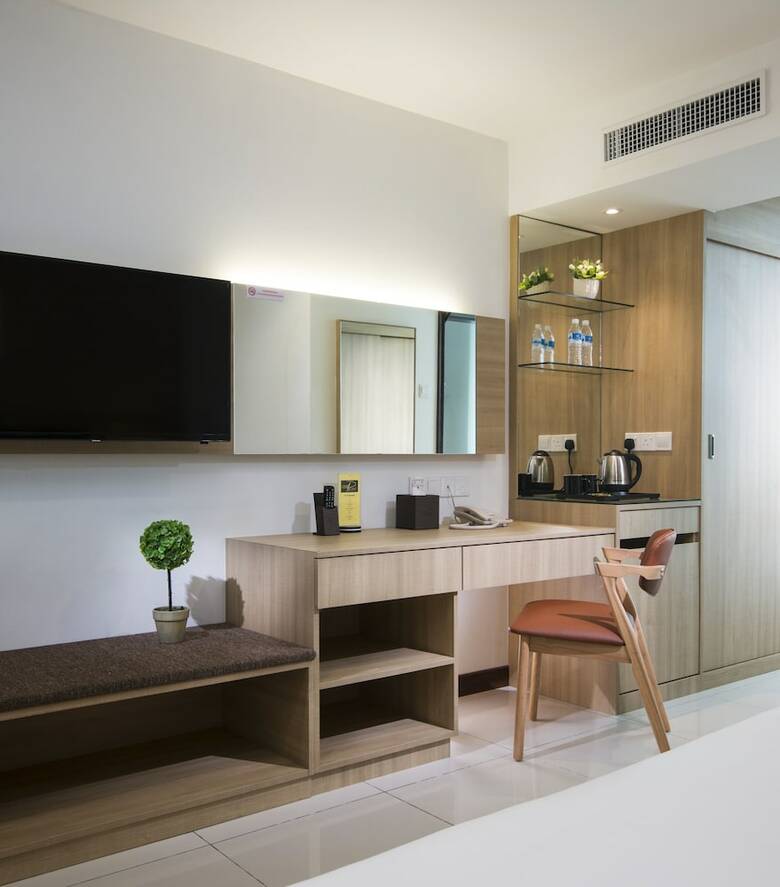 One Pacific Hotel & Serviced Apartments