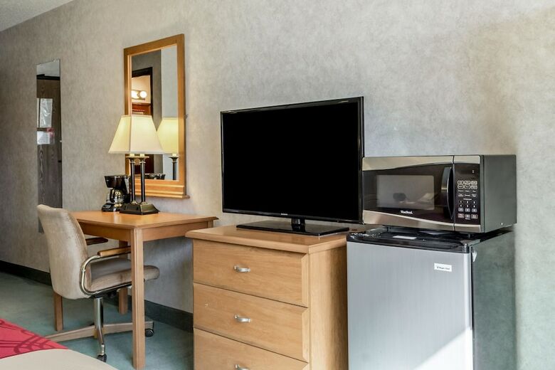 Hotel Econo Lodge North