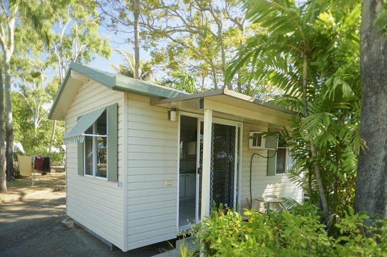 Cabana Big4 Rowes Bay Beachfront Holiday Park