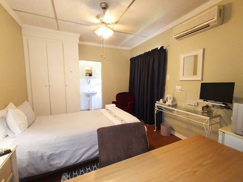 Hotel Loerie Guesthouse