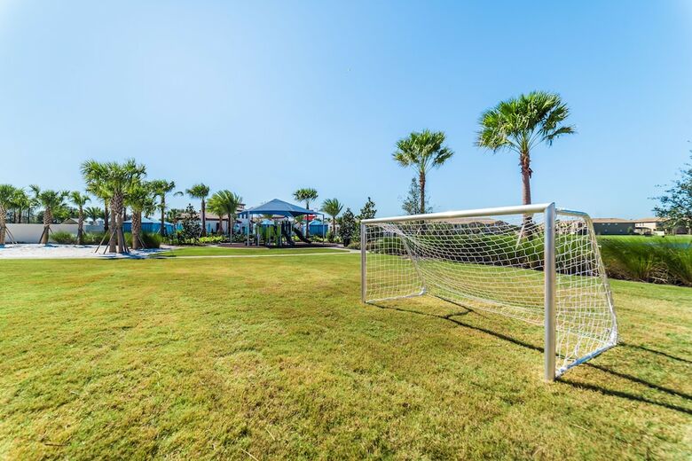 Windsor At Westside Resort By Global Resort Homes