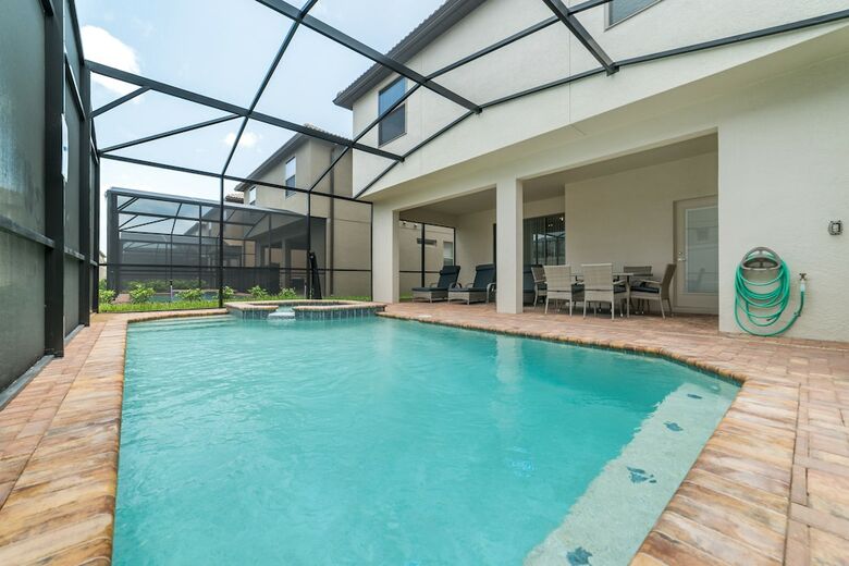 Windsor At Westside Resort By Global Resort Homes