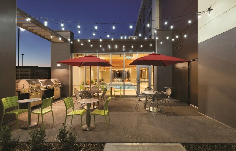 Hotel Home2 Suites By Hilton Fort St. John