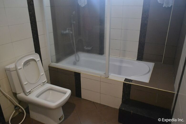 Hotel Twin Pines Suites