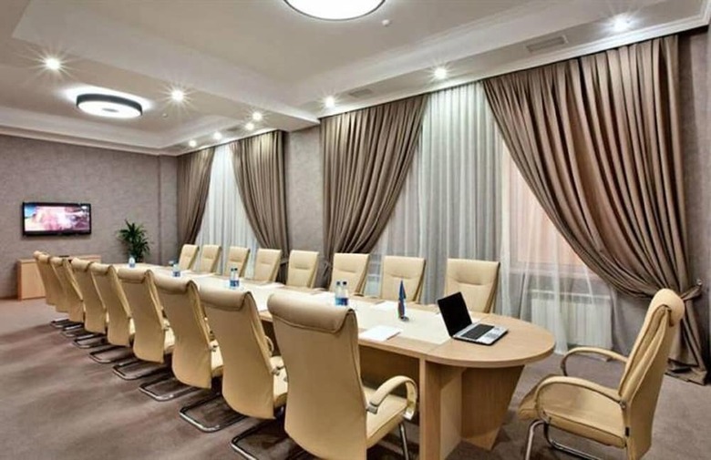 Paradise Hotel Baku
