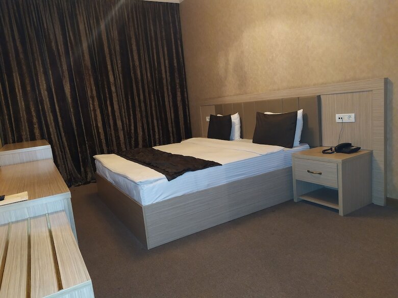 Paradise Hotel Baku
