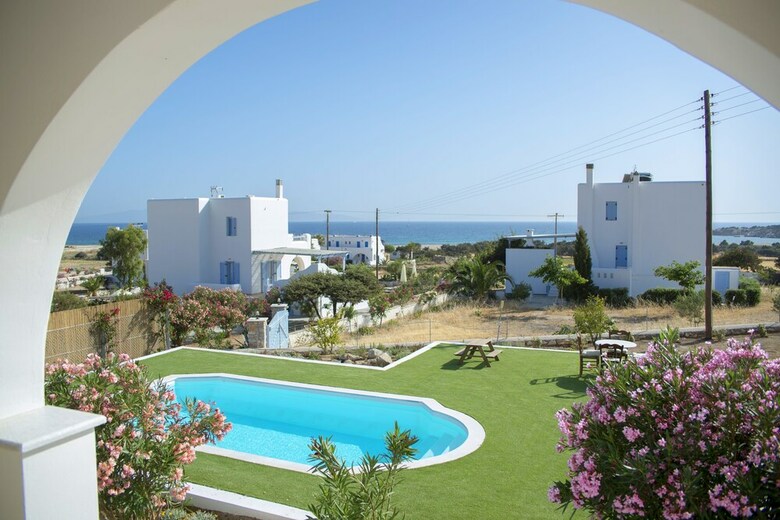 Villa Naxian Resort
