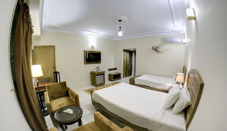 Hotel Crown Inn