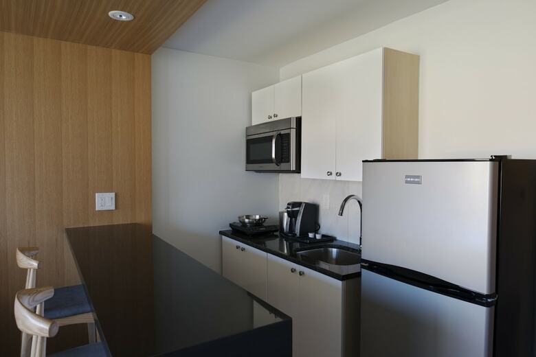 West Wing Hotel, Ascend Hotel Collection