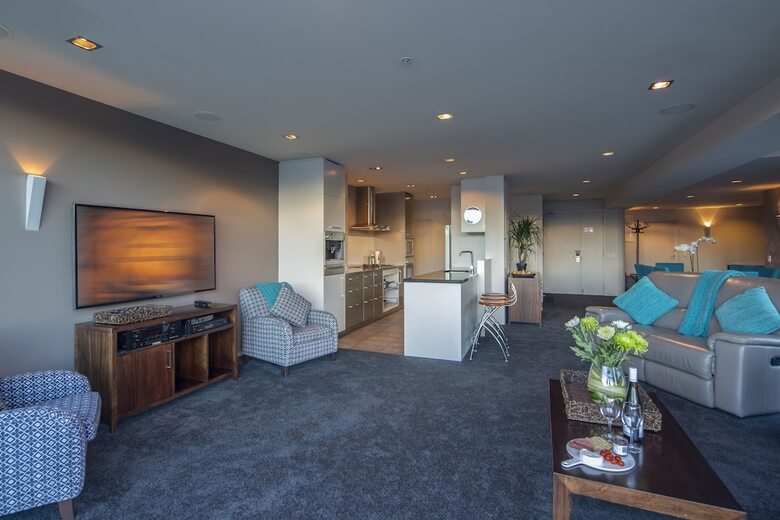 53 Shotover Apartment 302