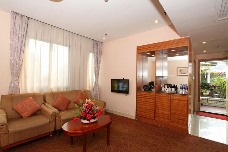 Xinhua Hotel