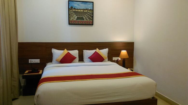 Hotel Clarks Inn Hampi
