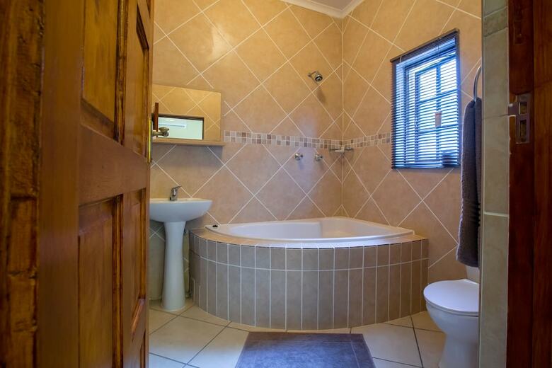 Bed & Breakfast Turtle Bay Lodge
