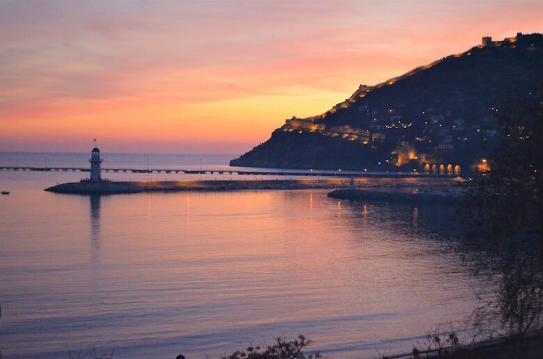 M.c.a. Marquis Hotel