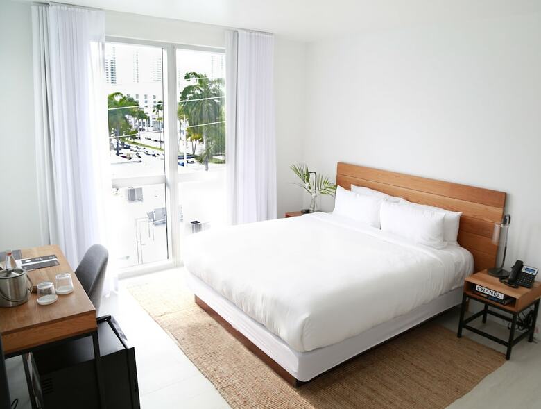 Urbanica The Meridian Hotel