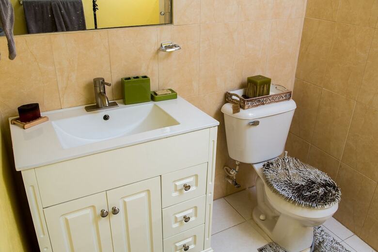 Skyview Manor Guest Apartments
