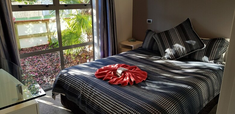 de Vine Martinborough 26 Cologne St